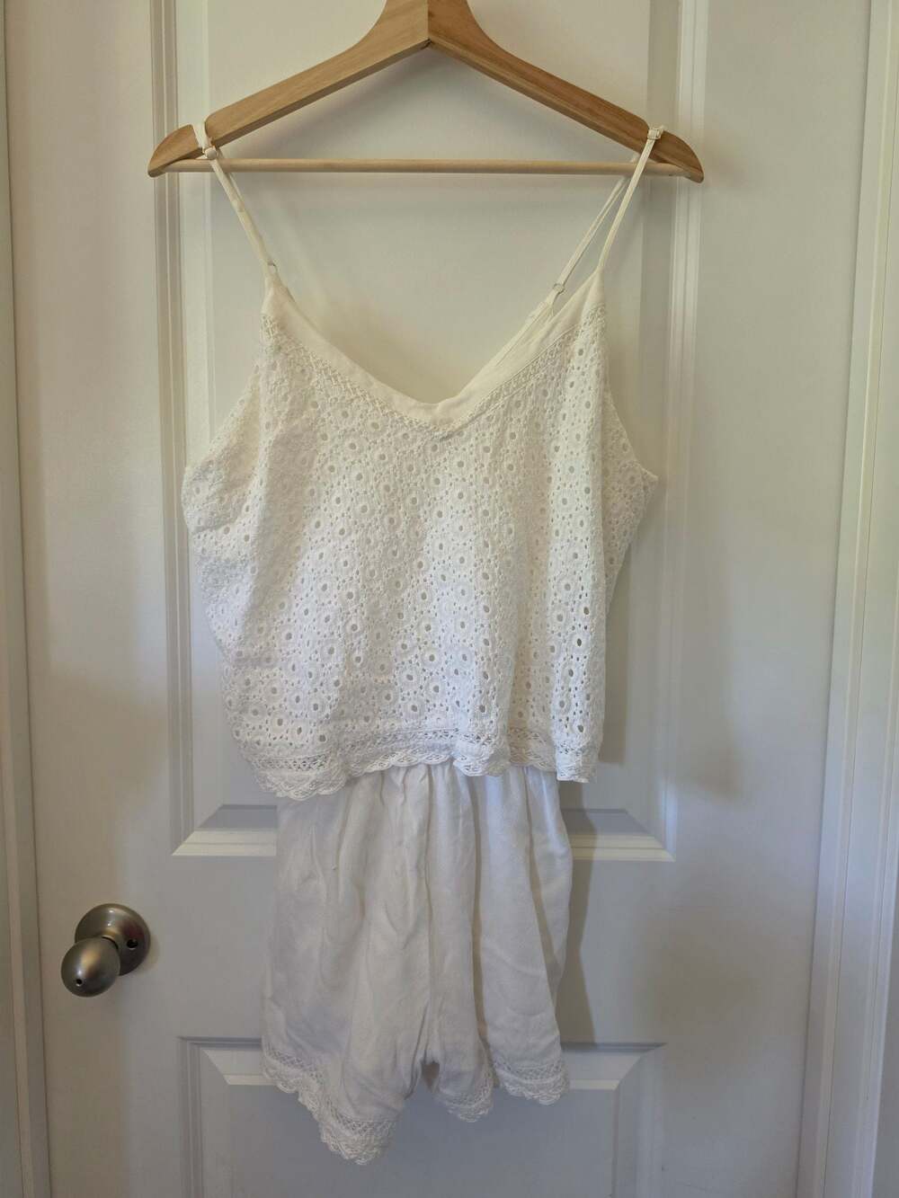 Heartloom White Eyelet Romper Medium Boho Cottagecore Lace Trim Open Back